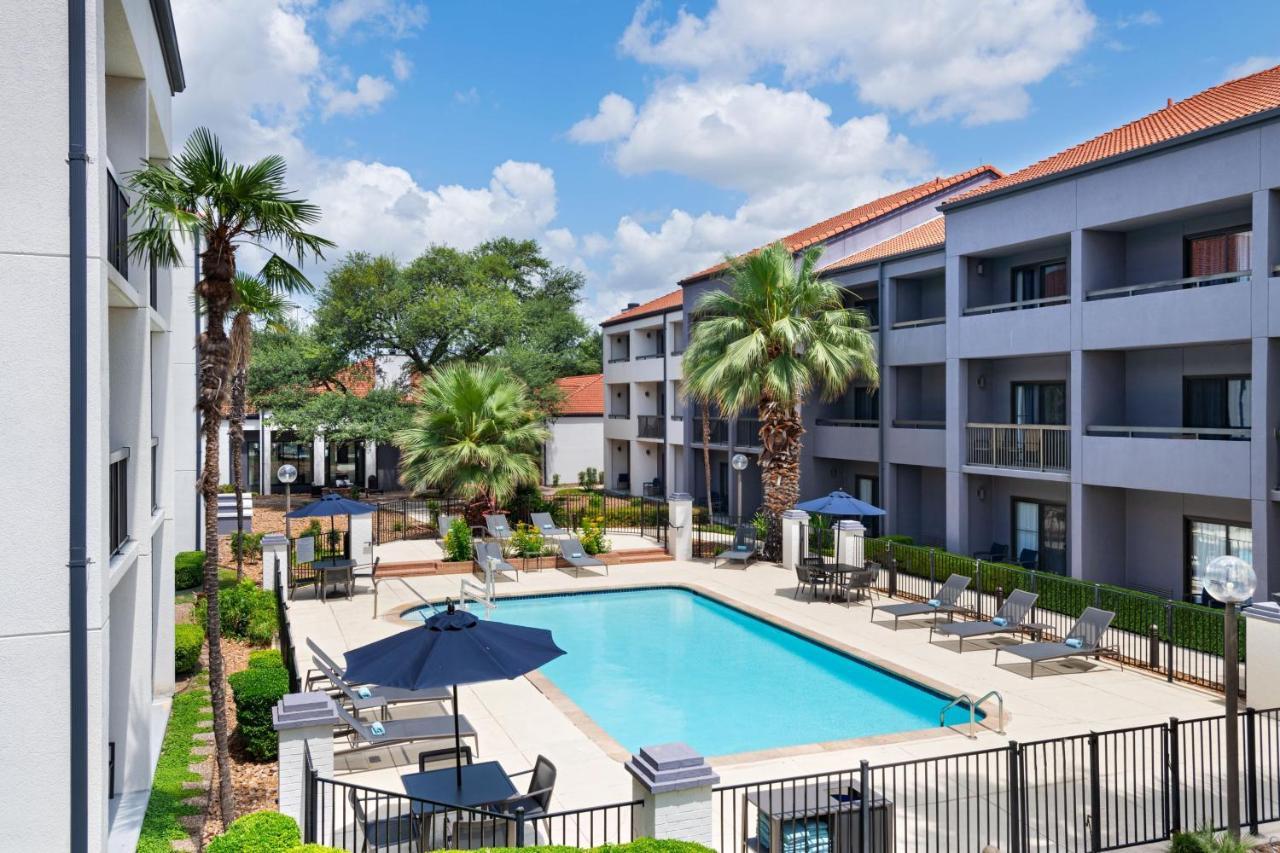 Courtyard By Marriott San Antonio Downtown Exterior foto